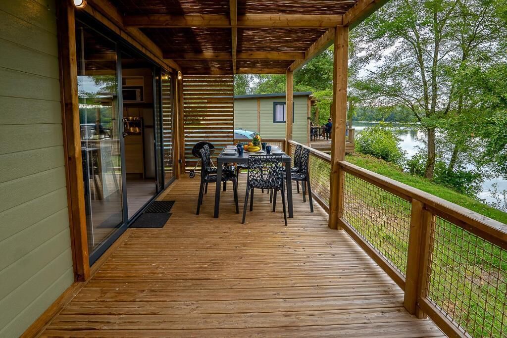 Chalet Supérieur, 2 chambres, vue lac | Restauration extérieure