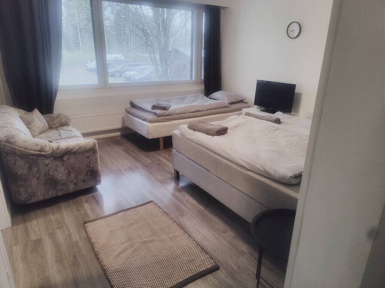 WiFi, bed sheets