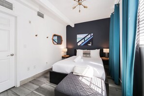 Apartament familiar, 1 llit de matrimoni i sofà llit, cuina (Self check-in) | Planxa i posts de planxar, wifi gratuïta i roba de llit 