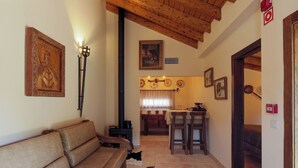 Interior - D. Dinis "O Lavrador" House - Garden and river view (Dornes)