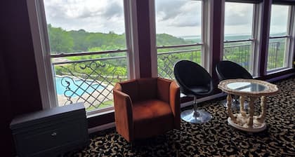 Dallas Studio spectacular views-EPIC, Six Flag, Globe Life FIFA AT&T Stadium DFW