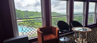 Dallas Studio spectacular views-EPIC, Six Flag, Globe Life FIFA AT&T Stadium DFW