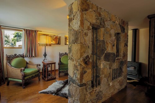 King Dinis "The Trovador" Suite with garden and swimming pool