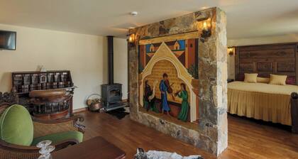 King Dinis "The Trovador" Suite with garden and swimming pool