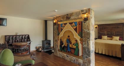 King Dinis "The Trovador" Suite with garden and swimming pool