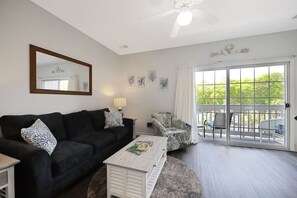 Living area - Sea Trail 2 Bd/2 Bath with pool and close to beach (Sunset Beach)