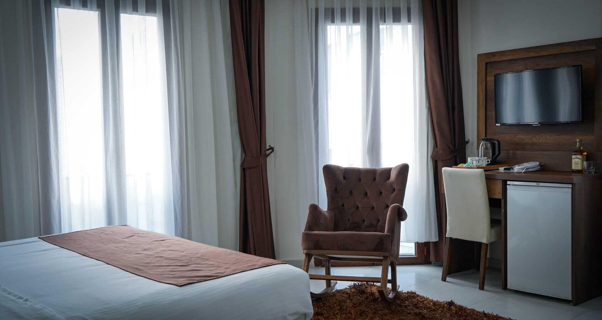 Deluxe Süit, Şehir Manzaralı | Masa, dizüstü bilgisayar çalışma alanı, ücretsiz kablosuz İnternet 