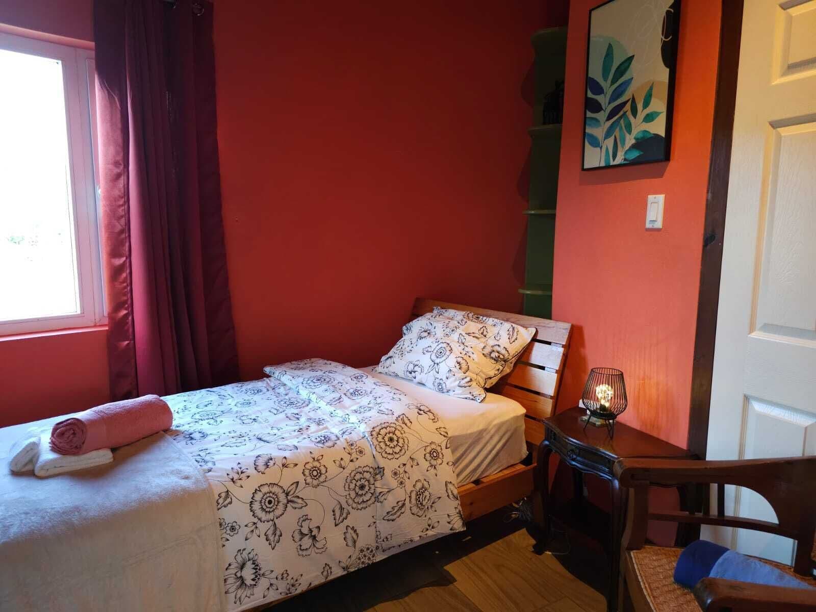 4 Schlafzimmer, Schreibtisch, Bügeleisen/Bügelbrett, kostenloses WLAN