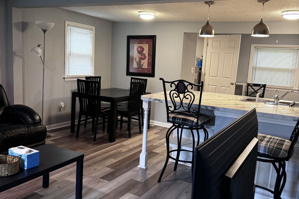 Beautiful Newly Remodeled Fully Furnished 1-bedroom Guest House Concord, Nc. - Concord