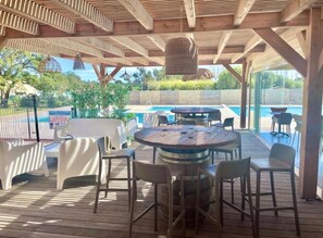 Outdoor dining - Vrbo Property (Lecci)