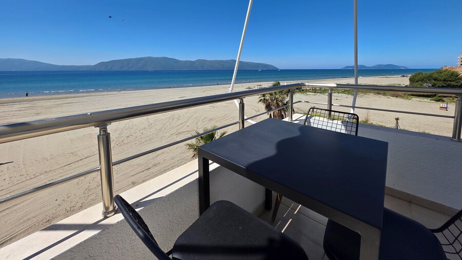Sunny Waves Seafront Apartment