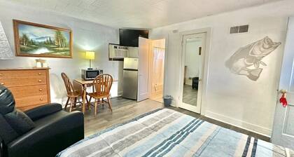 Flora Motel