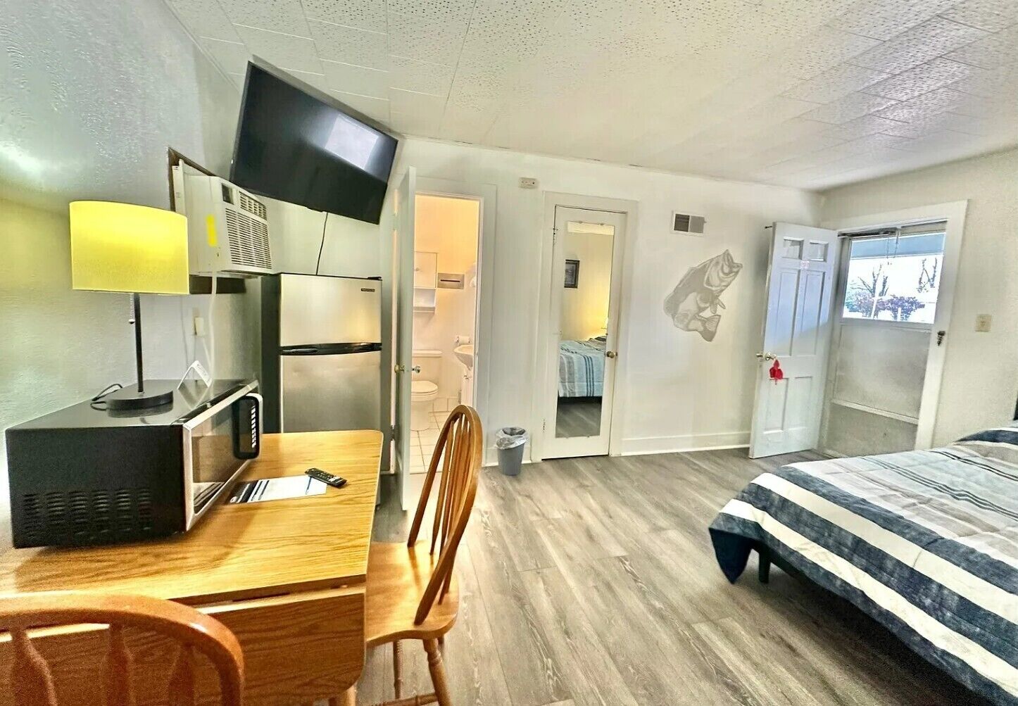 Double Room, 1 Queen Bed, Non Smoking | Desk, laptop workspace, free WiFi