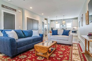 TV, offices - Brand New Retreat N Five Points・Near Downtown (Nashville)