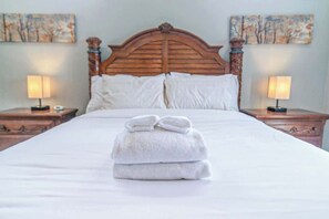 Iron/ironing board, WiFi, bed sheets - Brand New Retreat N Five Points・Near Downtown (Nashville)