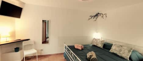 Habitación estándar, balcón | Wifi gratis
