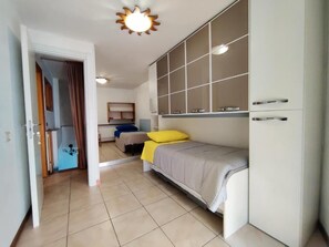 Family Room | Free WiFi - The Second Floor (Napoli)