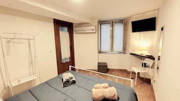 Standard Room, Balcony | Free WiFi