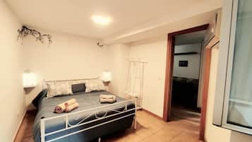 Standard Room, Balcony | Free WiFi