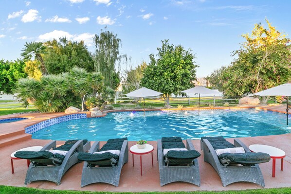 Piscine extérieure, piscine chauffée