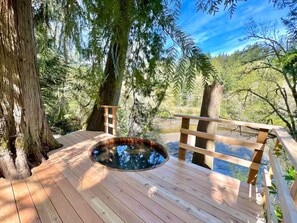 Bain à remous extérieur