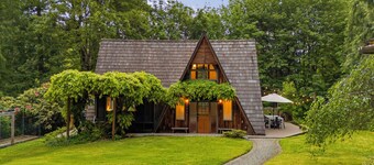 Burke Bay A-Frame Retreat w/Cedar Hot Tub - 15 Minutes to Seattle Ferry