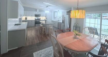 Delightful 4-bedroom house across from Warren Dunes!