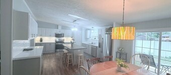 Delightful 4-bedroom house across from Warren Dunes!