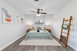 4 chambres, fer et planche à repasser, Wi-Fi gratuit, draps fournis