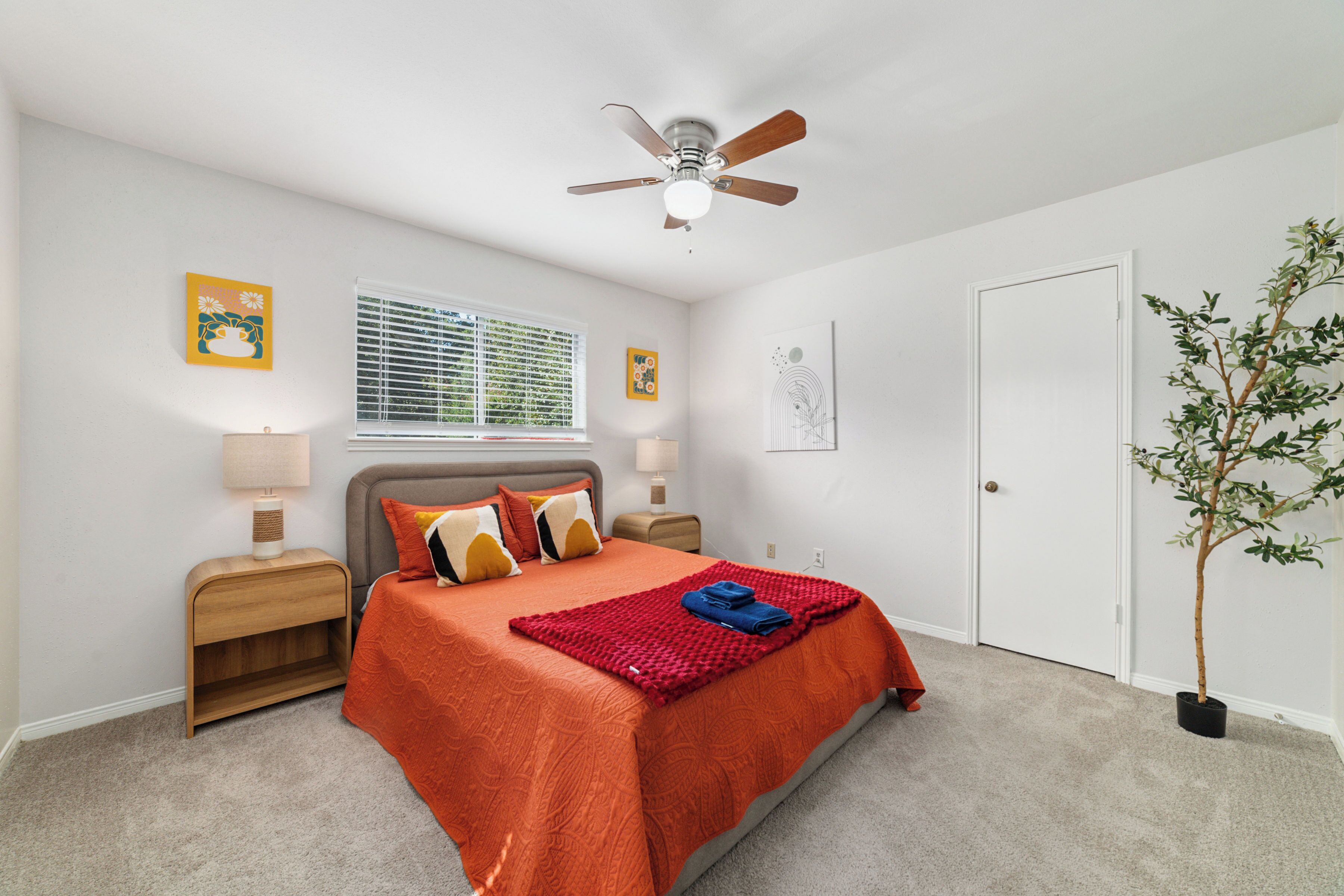 4 bedrooms, iron/ironing board, free WiFi, bed sheets