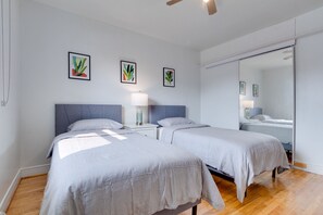4 chambres, fer et planche à repasser, accès Internet, draps fournis