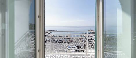 Appartement Panoramique, balcon, vue mer | Intérieur