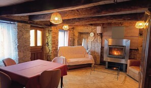 Interior - Village house, sleeps 6, quiet location (Curan)
