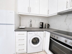 Private kitchen - Athens Studio Near Metro & Transport Hub by ΜΡS (Athina)