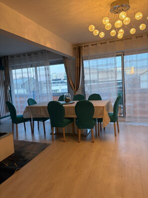 Dining - Vrbo Property (Dijon)