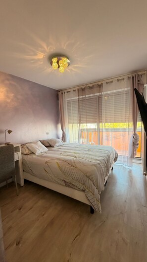 Iron/ironing board, Internet, bed sheets - Vrbo Property (Dijon)