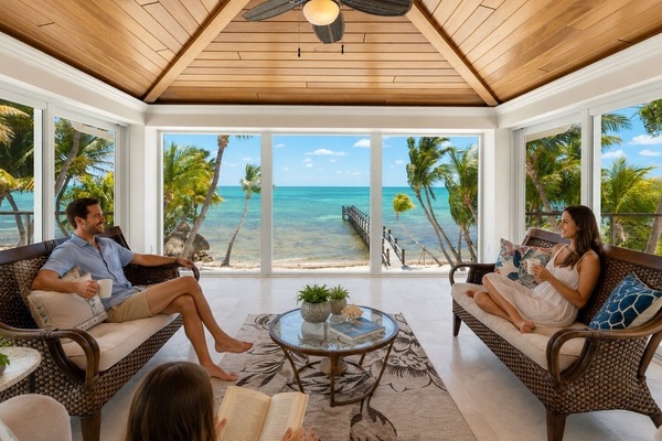 3rd floor living room overlooking ocean. Nice for reading and relaxing