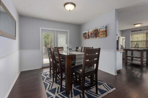 Dining - FIFA 4BR Home on Private Acreage | Game Room (Lenexa)