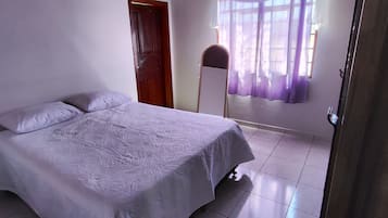 3 quartos, ferros/tábuas de passar roupa, Wi-Fi de cortesia