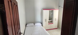 Tabla de planchar con plancha, Internet, ropa de cama