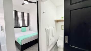 3 bedrooms, in-room safe, desk, iron/ironing board