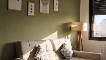 Apartment, 1 Bedroom, Smoking | Living room