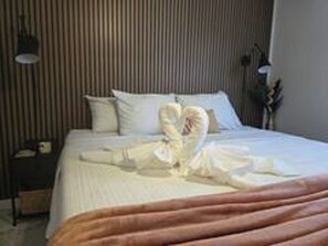 4 bedrooms, WiFi, bed sheets