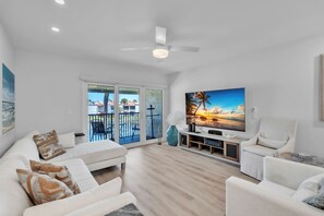 TV - Runaway Bay 276 by Duncan Real Estate (Bradenton Beach)