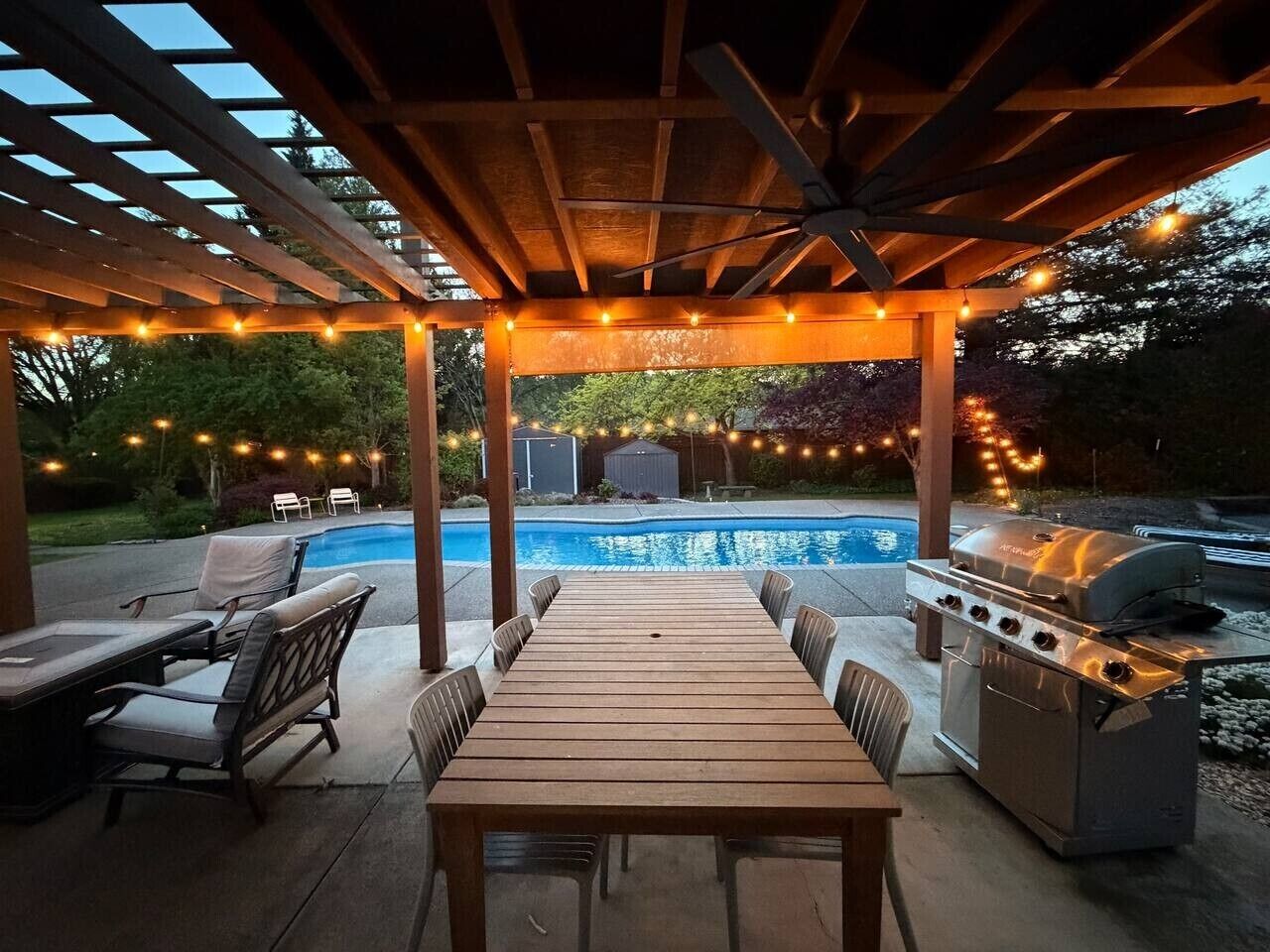 Outdoor dining