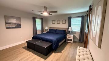 4 habitaciones, tabla de planchar con plancha, wifi y ropa de cama