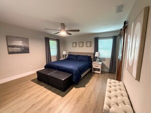 4 chambres, fer et planche à repasser, Wi-Fi, draps fournis