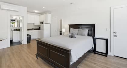 Classic Hillcrest Escape – Near University Heights, Balboa Park & Zoo