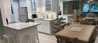 New Listing great location -Adorable 3BR 2BA Flat-close to beach-Just renovated