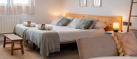Escritorio, wifi y ropa de cama
